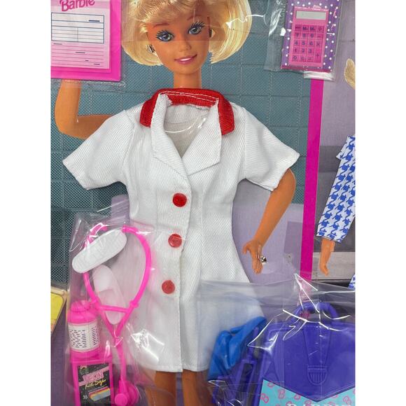 VTG 3 NEW BARBIE 1996 COOL CAREER Fashion NURSE, EXECUTIVE & ARTIST Clothes LOT - Picture 6 of 11